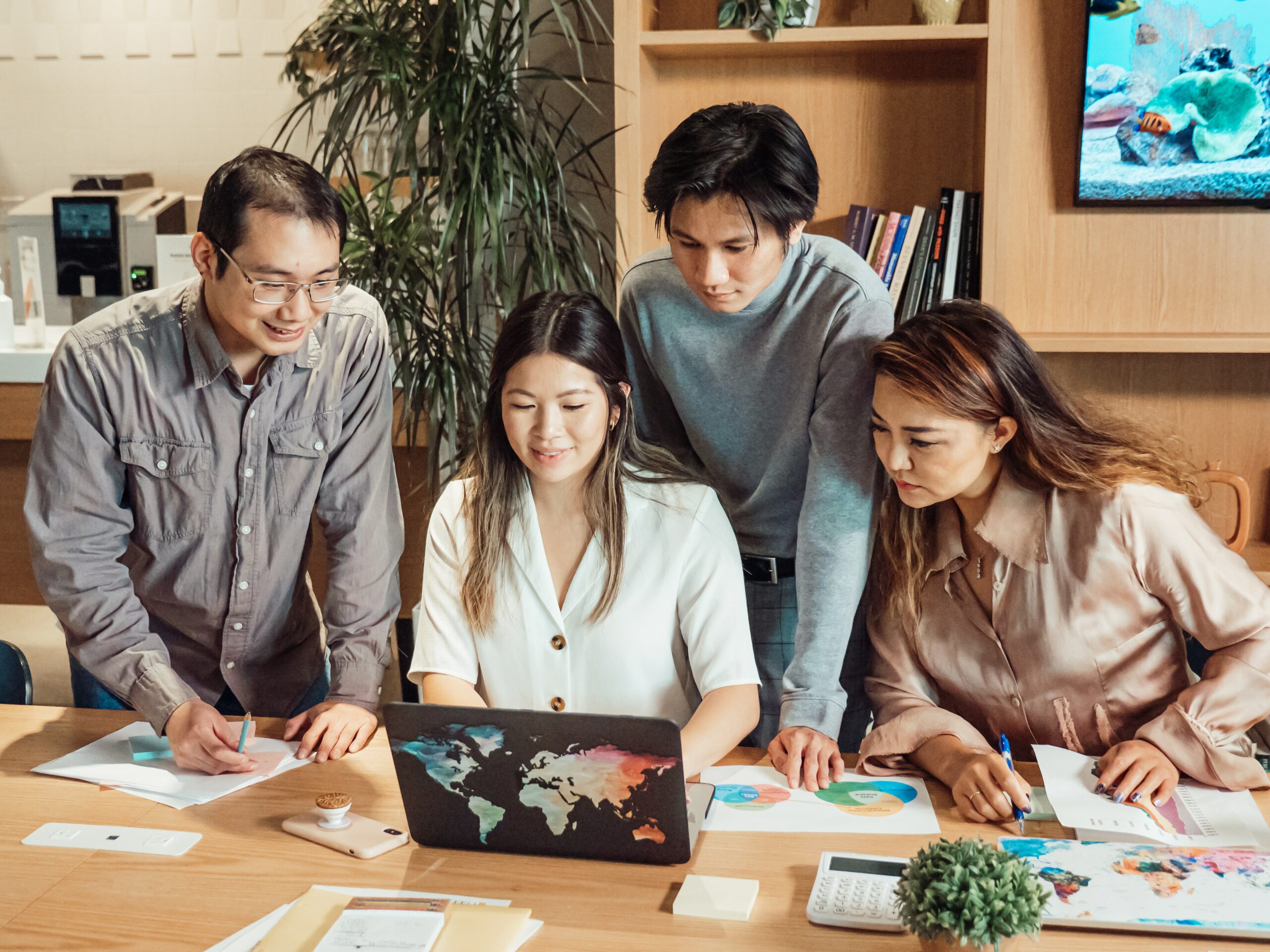 Get Ahead: A Guide to Singapore’s Career and Salary Outlook for 2023