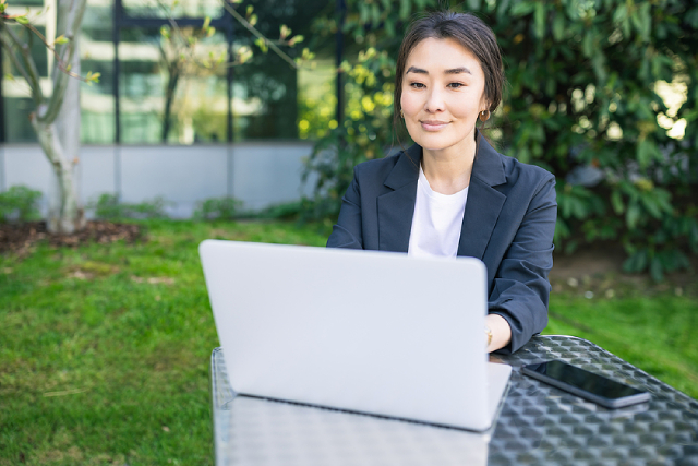 Explore Exciting New Sustainable Careers: Exploring Emerging Roles And Skills In Green Jobs in Singapore