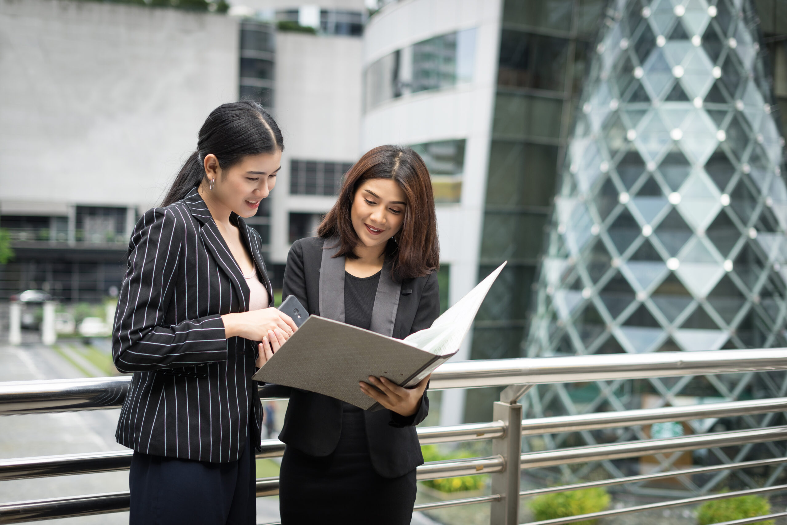 Salary Guide Singapore (2024) Across Industries: Are You Paid Enough?